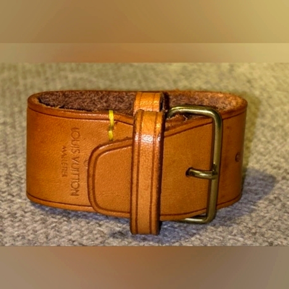 Louis Vuitton Wrist Bag Handler - Picture 3 of 7